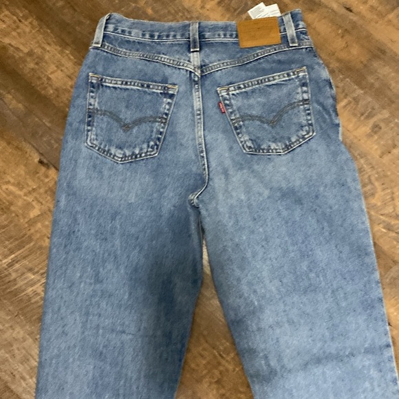 LEVI’S 80s MOM JEAN HI WAISTED TAPERED LEG 100% COTTON MOM JEAN IN MEDIUM WASH - Picture 15 of 16